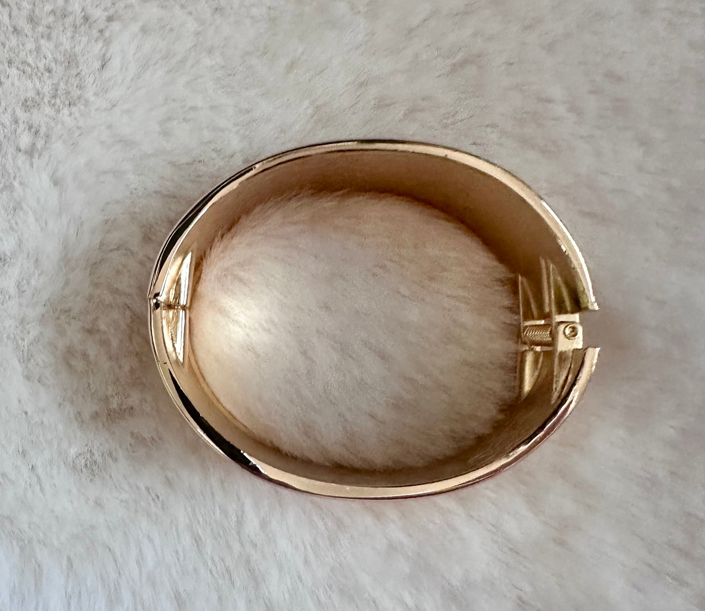 Bracelet Manchette Doré – Élégance Sculpturale