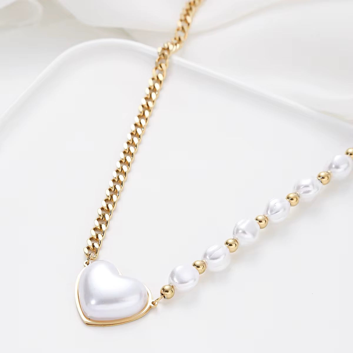 Collier Bold Romance