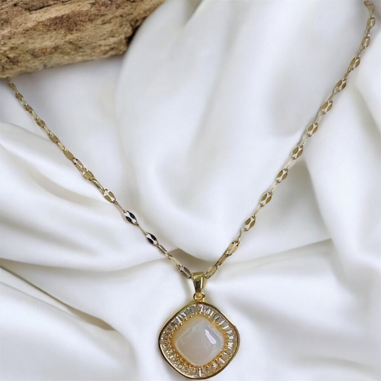 Collier Elegance Cristal et Or